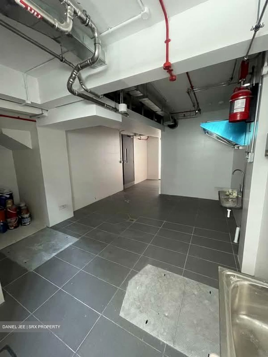 Sims Avenue (D14), Retail #531647641